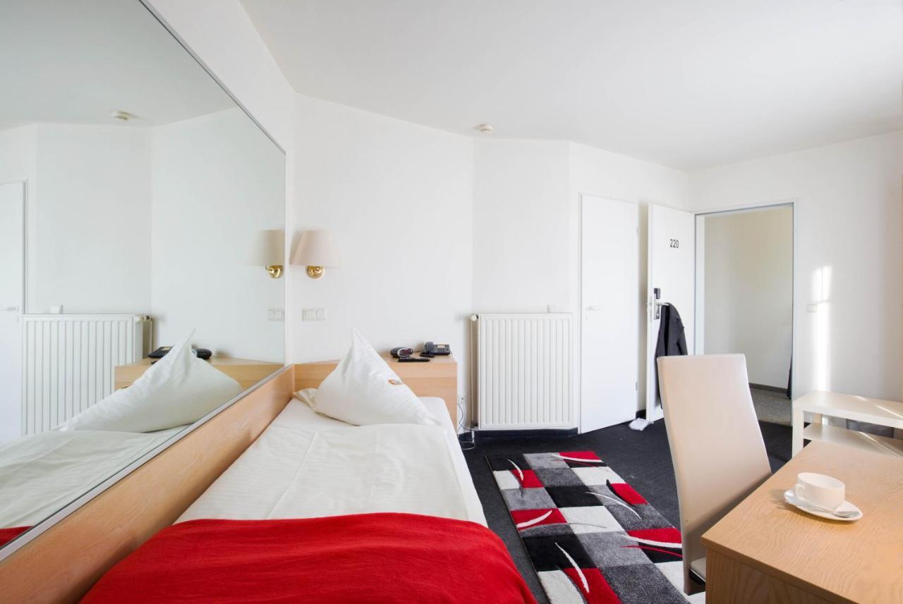 Hotel Moerser Hof Buitenkant foto